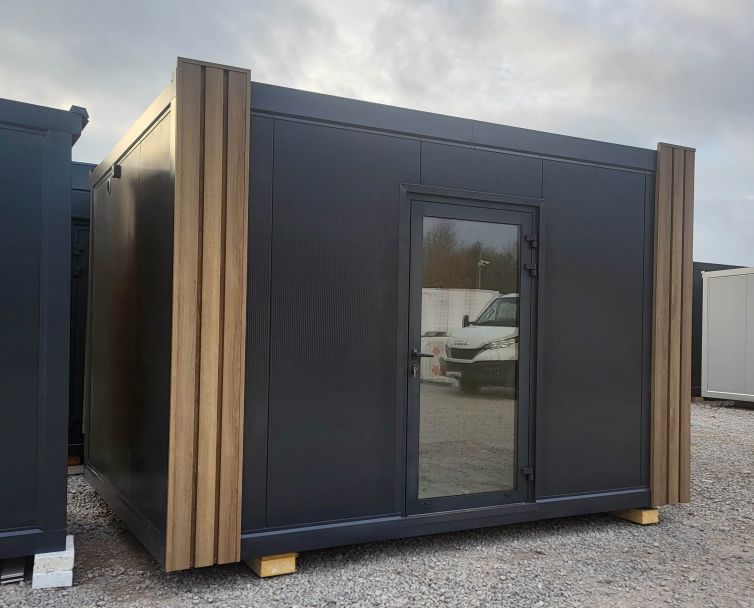 Pawilon kontener 4m x 3m 4x3 z drzwiami przeszklonymi