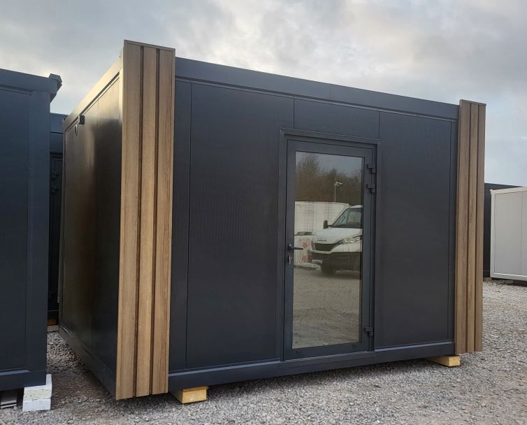 Pawilon z płyty warstwowej 4m x 3m