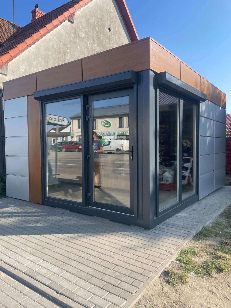 Pawilon z płyty warstwowej kontener